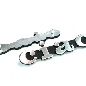 Kracherpreis Piaggio Vespa Ciao Emblem / Schild 2 Befestigungspunkte Seitenverkleidung